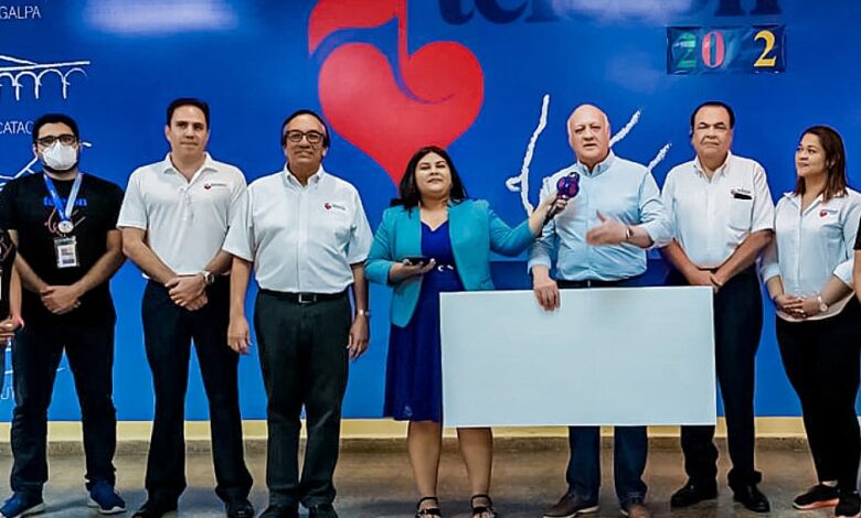 Cofisa dona a Teletón Honduras 2022
