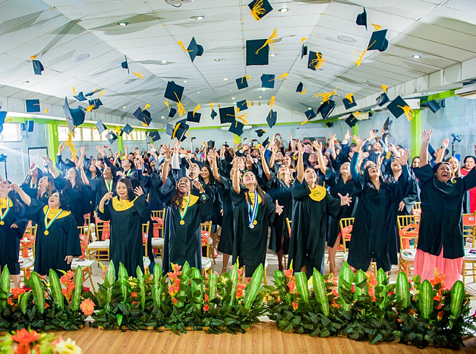PORTADA Treinta graduación Universidad Tecnológica de Honduras La Ceiba