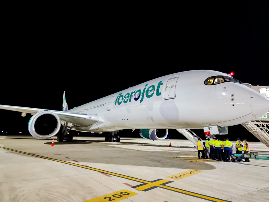 Palmerola recibe avión más grande en la historia de Honduras by Iberojet