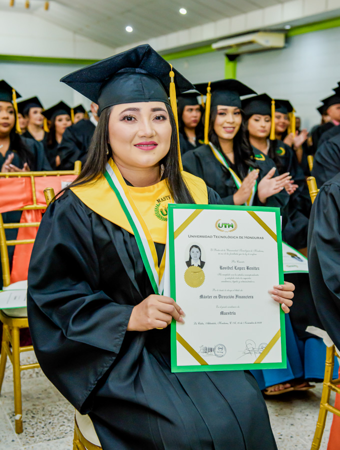 Treinta-graduacion-Universidad-Tecnologica-de-Honduras-La-Ceiba