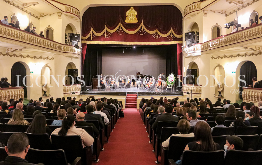 Concierto violinista Elena Mikhailova en Tegucigalpa