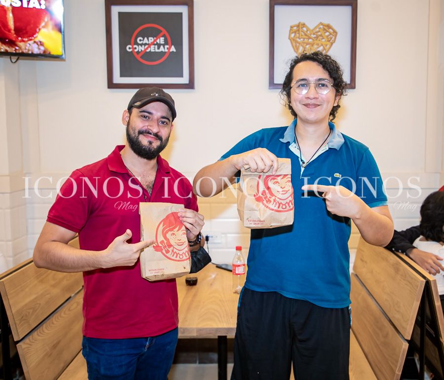 Inauguración Papa Johns Novaplaza Satélite