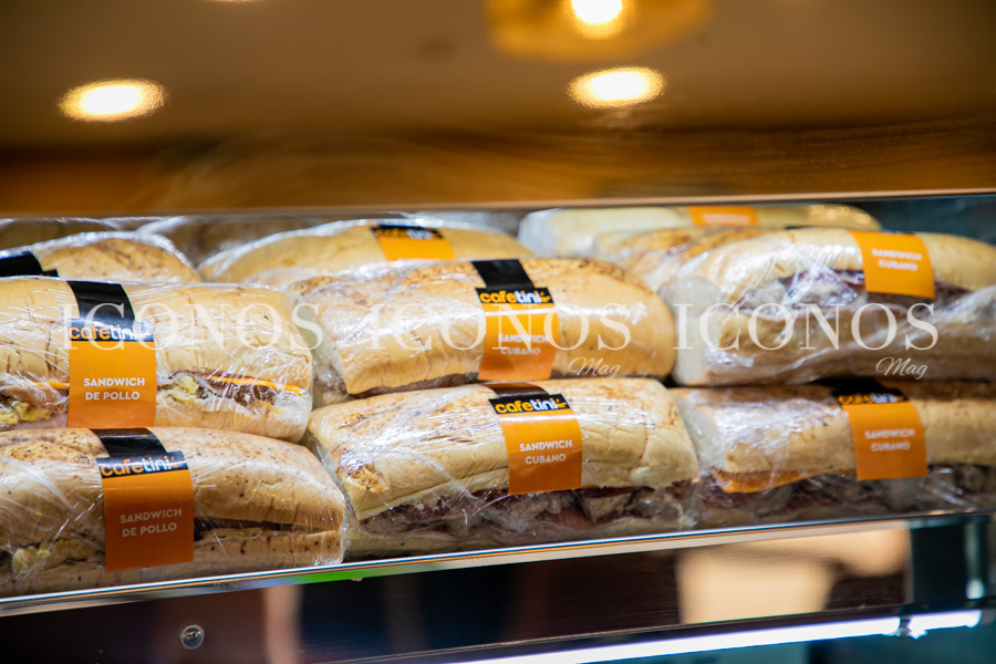 Inauguración Papa Johns Novaplaza Satélite