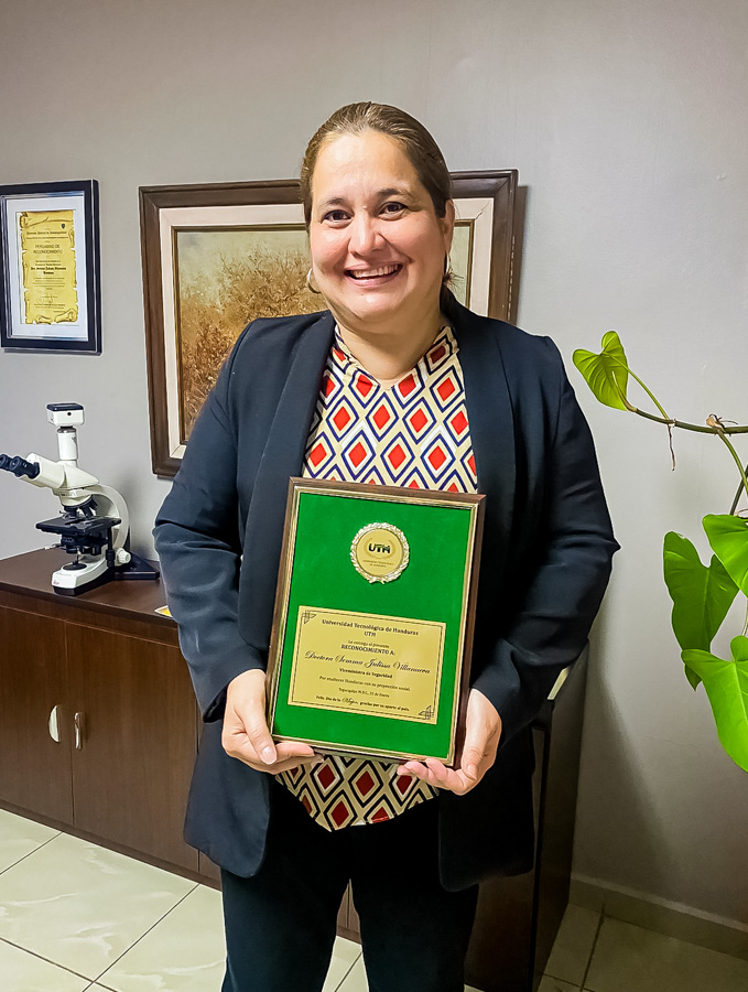 Mujeres ejemplares UTH 2023