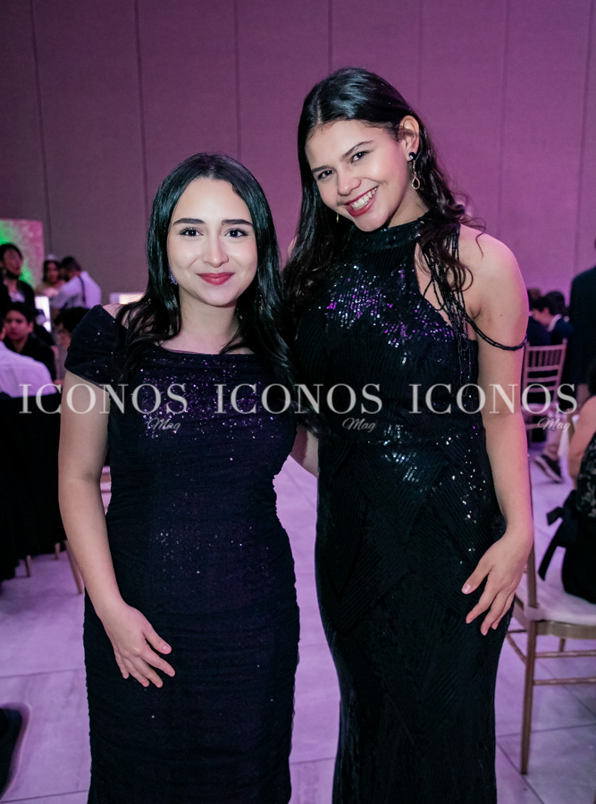 Quince años Evelyn y Geraldina Regalado Fernández