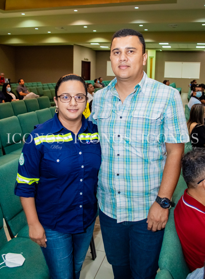 Conferencia Identidad sexual e ideología de género by UTH Florida