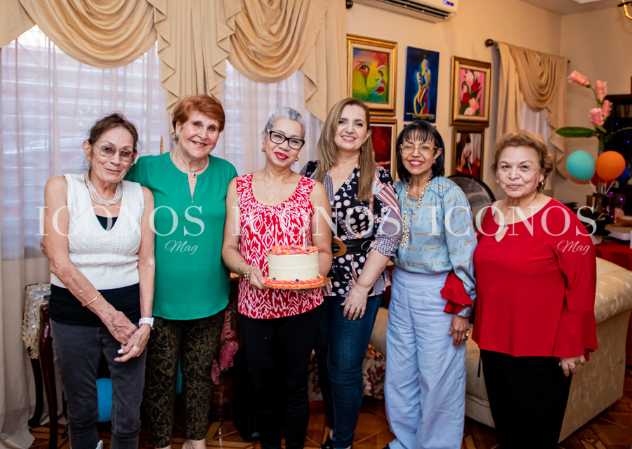 Cumpleaños Isabel Santamaría de Cruz