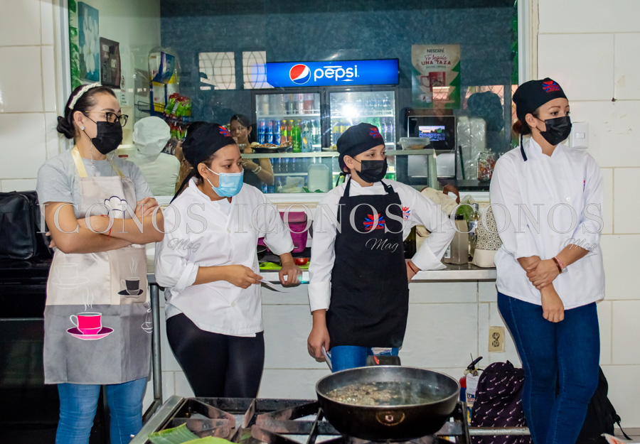 Kimberly Mejía encargada departamento de empleo Washington Academy