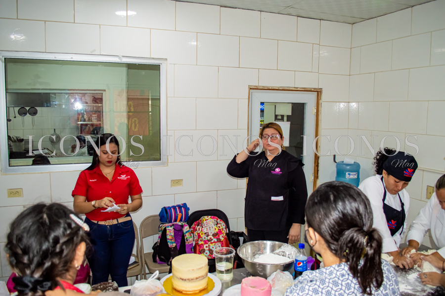 Kimberly Mejía encargada departamento de empleo Washington Academy