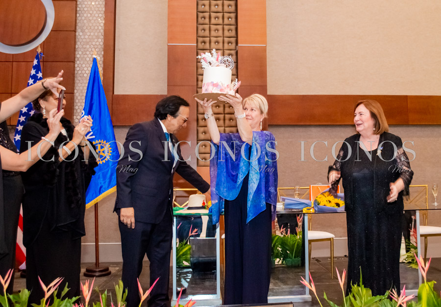 Noche de gala Jennifer Jones presidenta de Rotary Internacional