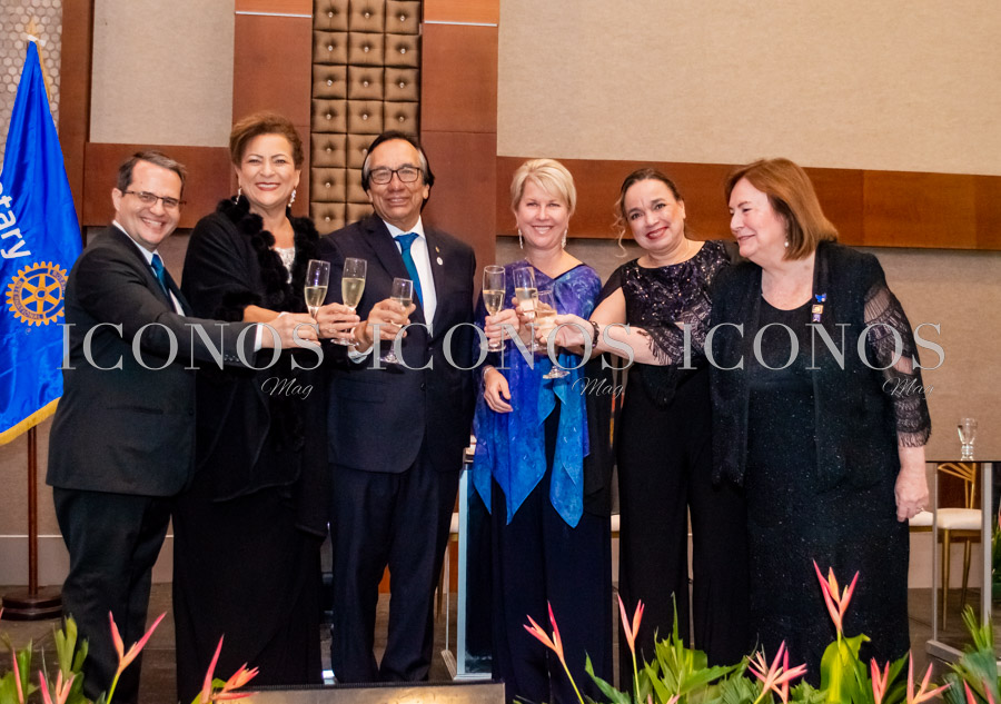 Noche de gala Jennifer Jones presidenta de Rotary Internacional