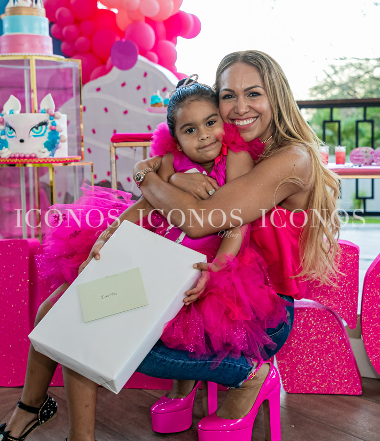 Piñata cumpleaños Ivanka Castillo segunda parte