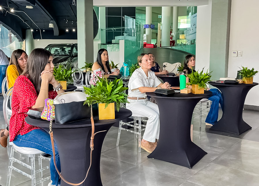 Taller de auto maquillaje by Grupo Flores - Toyota Honduras