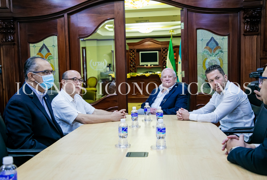 UTH recibe a cónsul de Taiwán