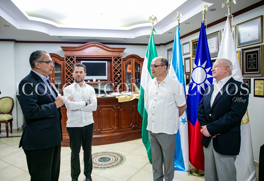Roger Enrique Valladares - vicepresidente de UTH Honduras