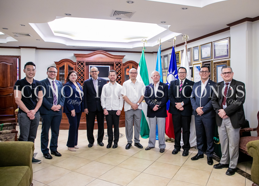 UTH recibe a cónsul de Taiwán