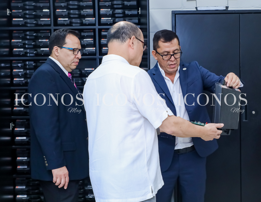 UTH recibe a cónsul de Taiwán