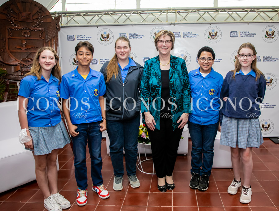 Visita embajadora de Estados Unidos Laura Dogu a EIS segunda parte