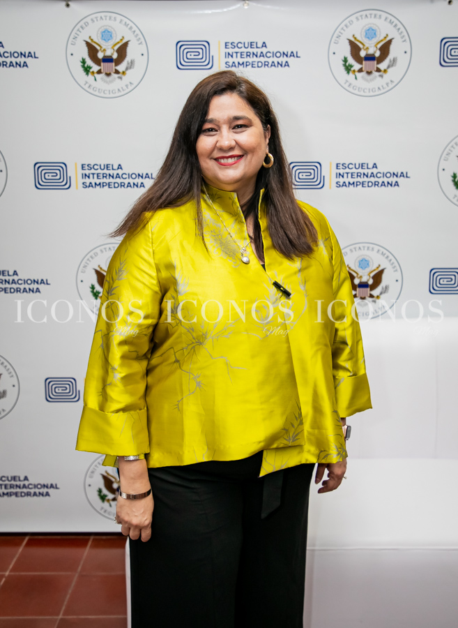 Visita embajadora de Estados Unidos Laura Dogu a EIS segunda parte