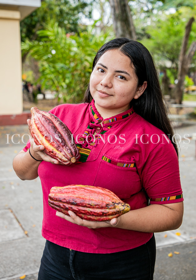 Campaña rescate de la historia del cacao carrera periodismo UNAH VS
