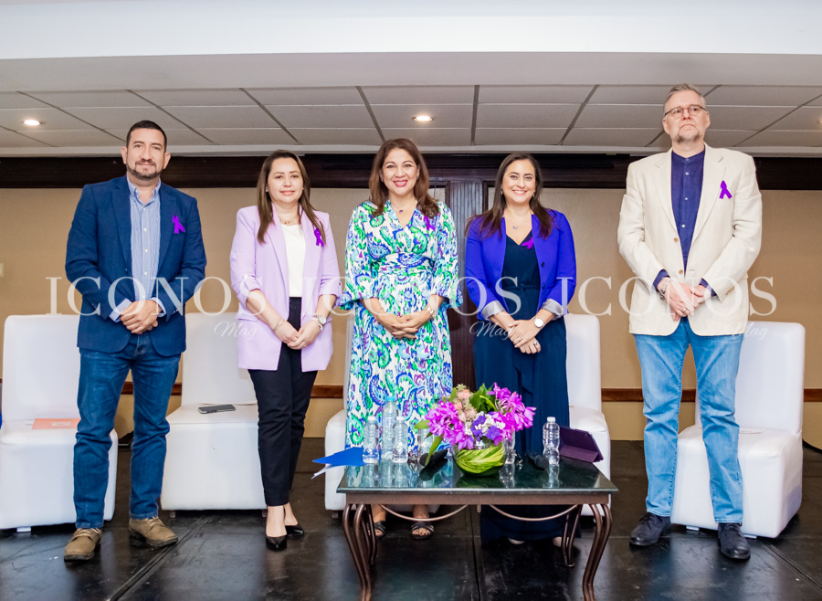 Panel La Prosperidad tiene rostro de mujer