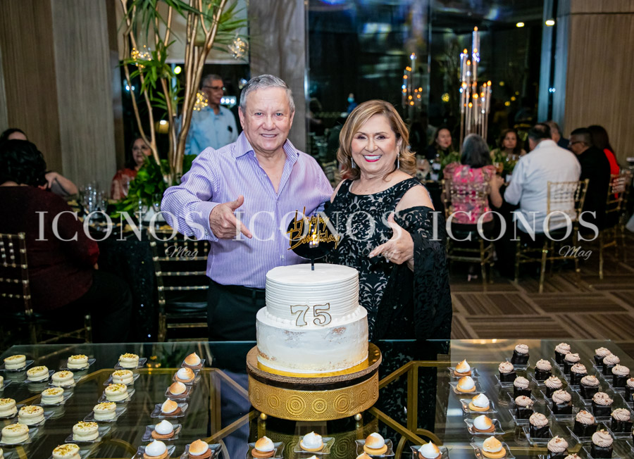 Los 75 años de Óscar Galeano cumpleaños San Pedro Sula Honduras