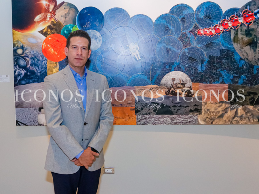Exposición Lunas Nuevas artista Juan Carlos Fernández