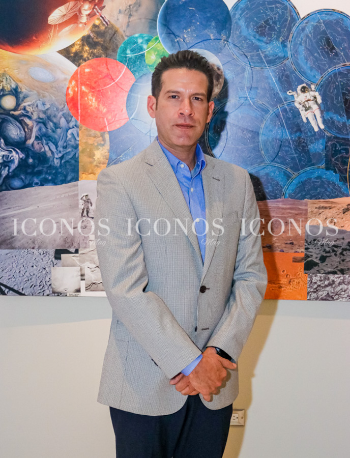 Exposición Lunas Nuevas artista Juan Carlos Fernández