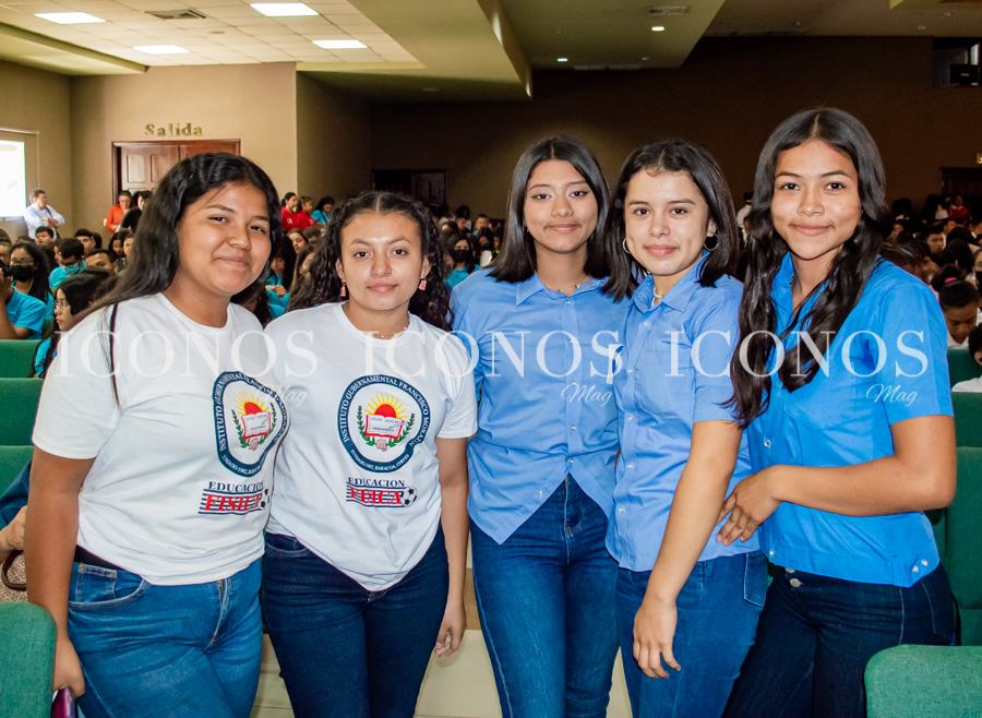 Conferencia intercolegial de ingeniería disruptiva 2023 by UTH Honduras