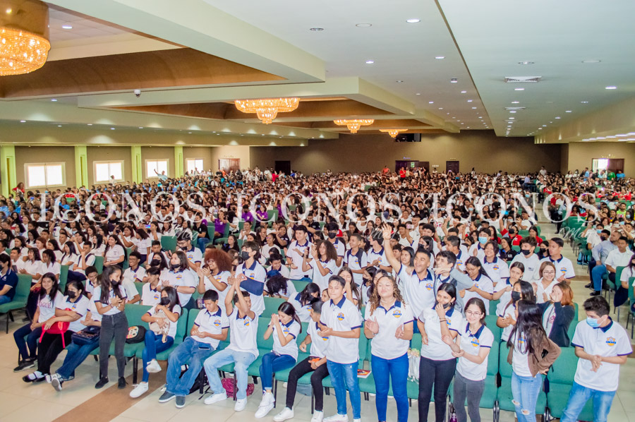 Conferencia intercolegial de ingeniería disruptiva 2023 by UTH Honduras