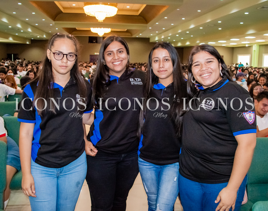 Conferencia intercolegial de ingeniería disruptiva 2023 by UTH Honduras