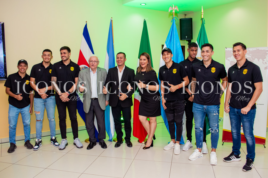 Lanzamiento del libro La Física del Fútbol by UTH Honduras