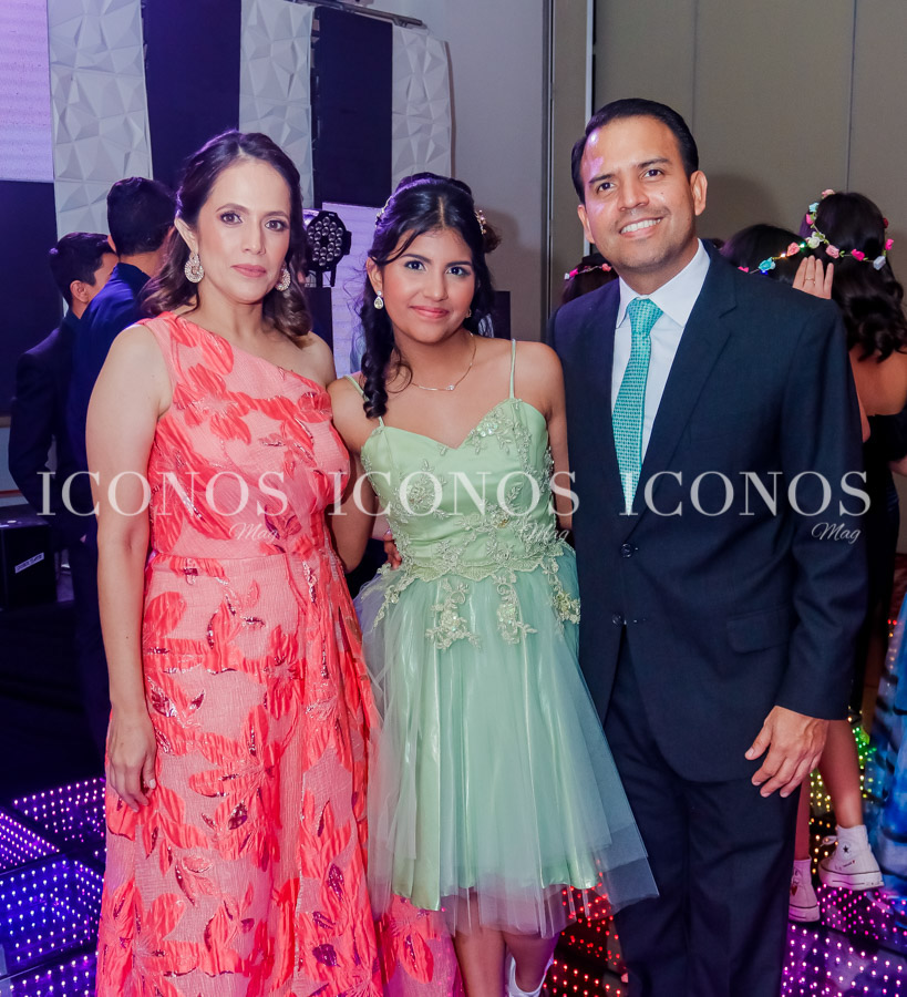 Quince años Adriana Alejandra Madrid Pineda