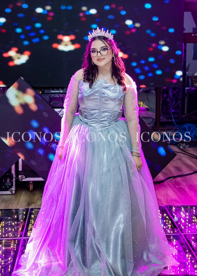 Quince años María José Pérez Bográn