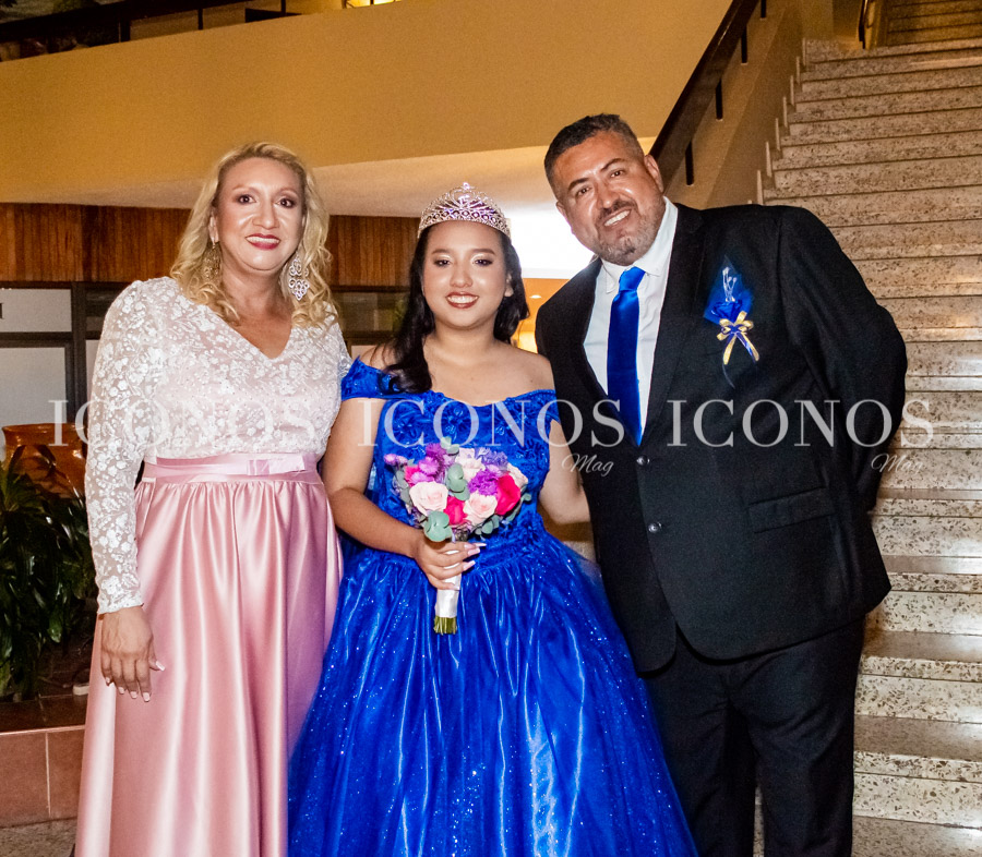 Quince años Nikol Haydee Fajardo Garay