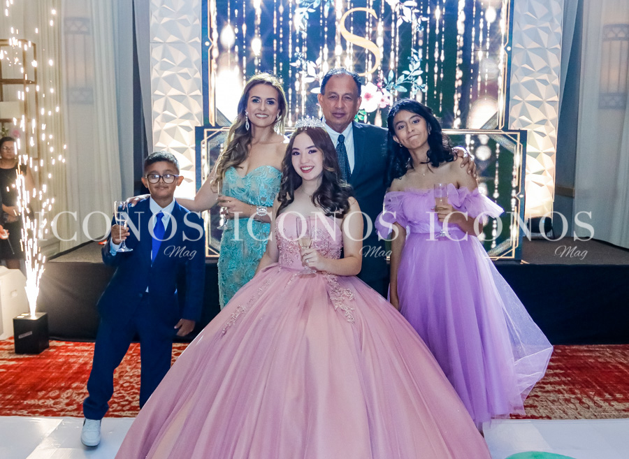 Quince años Sophia Dánae Guifarro Sierra