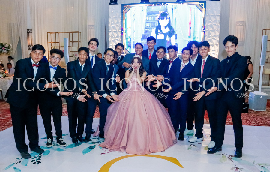 Quince años Sophia Dánae Guifarro Sierra
