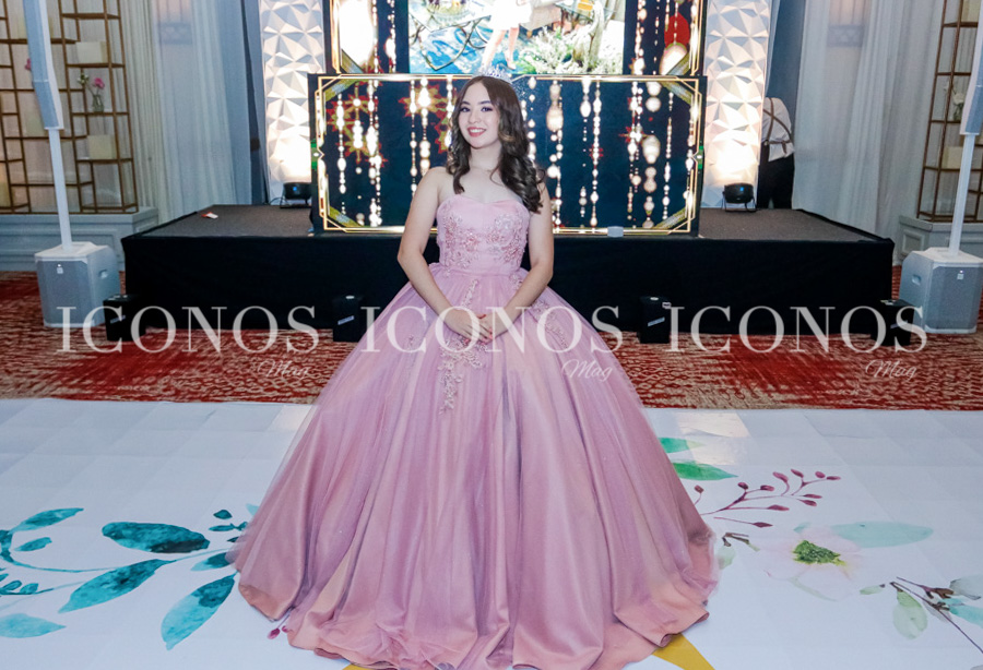 Quince años Sophia Dánae Guifarro Sierra