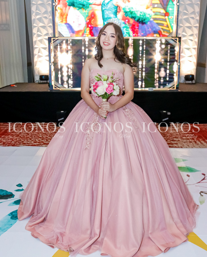 Quinceañeras 2023 by ICONOS Mag