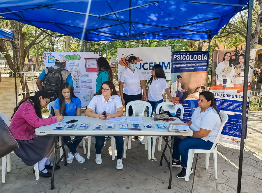 Actividades de vinculación de la carrera de Psicología UCENM