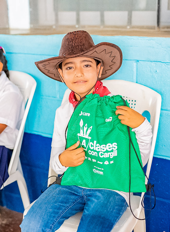 Cargill Honduras entrega materiales escolares