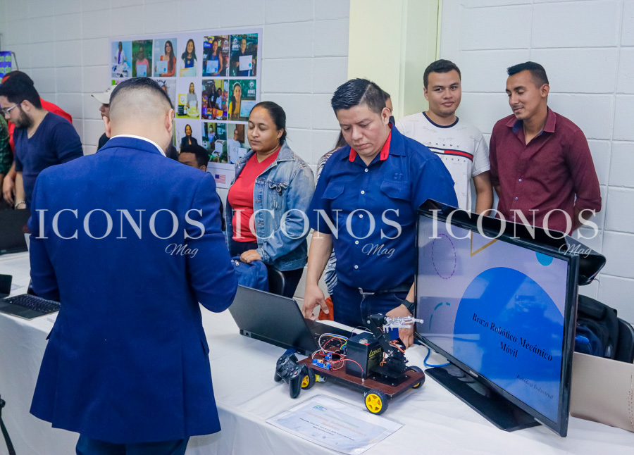 Competencia Ingenio 2023 en UTH campus Tegucigalpa