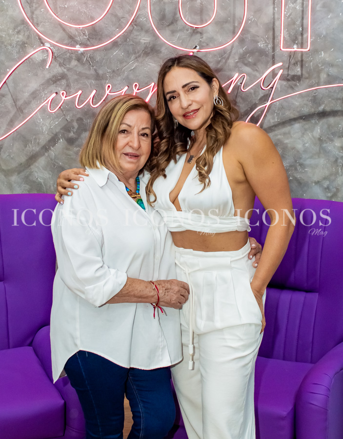 Finalmente, los representantes de la marca han realizado el corte inagual como acto de un nuevo inicio