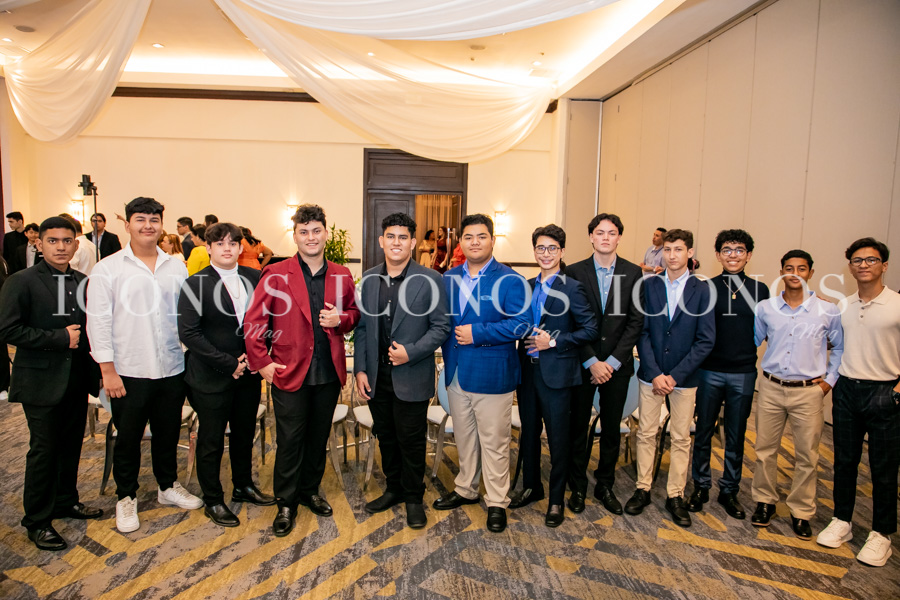 Cena final de año Seniors ACA 2023 by Agape Christian Academy (1)
