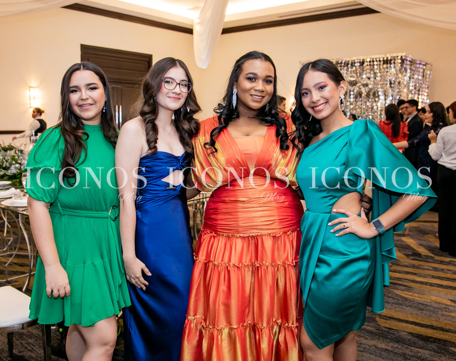 Cena final de año Seniors ACA 2023 by Agape Christian Academy (1)