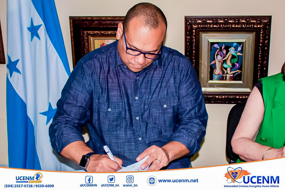 Convenio UCENM y Serve Hope Honduras