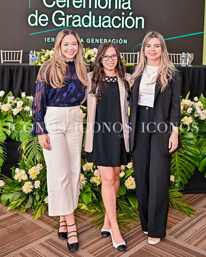 Doble graduacion AltiaTek by GK Global (1)