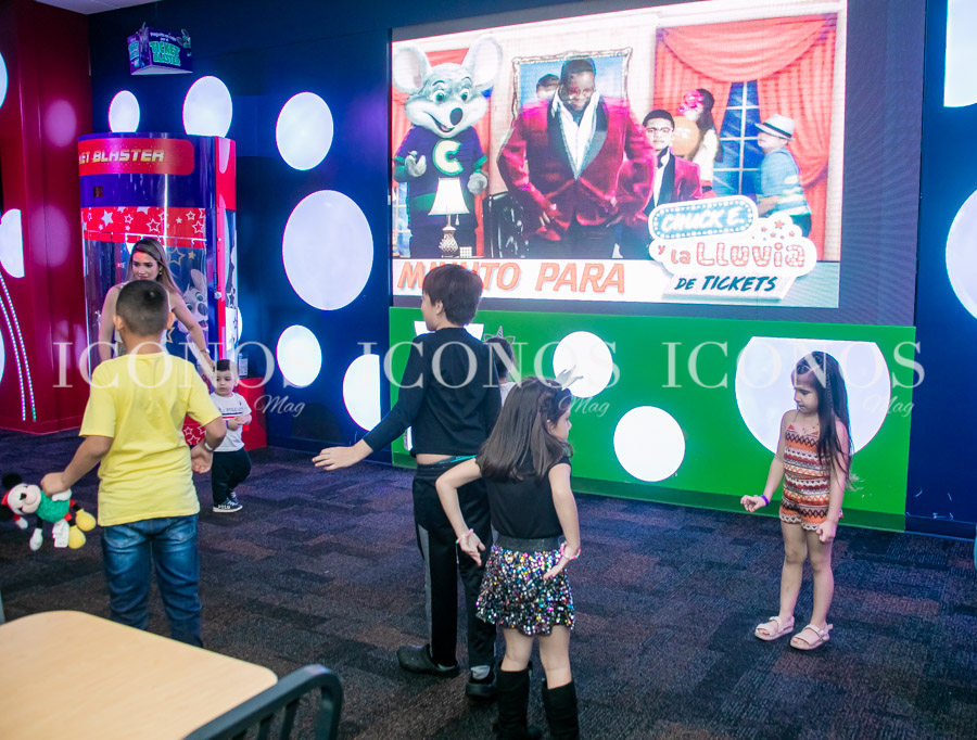 Multiplaza San Pedro Sula y Chuck E Cheese's