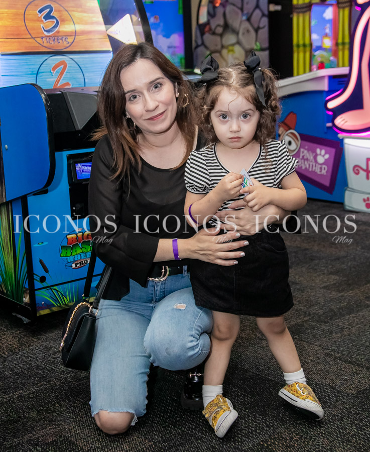 Multiplaza San Pedro Sula y Chuck E Cheese's