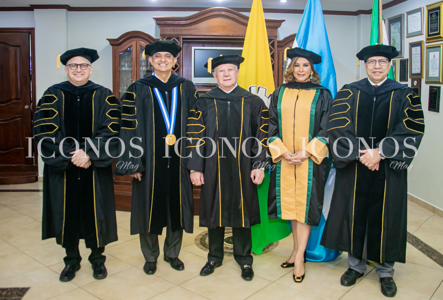 La 51 graduación 2023 by UTH Honduras campus San Pedro Sula